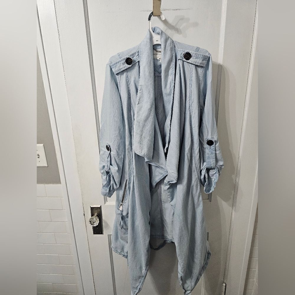 BCBG light weight, cotton blend, coat, sz large